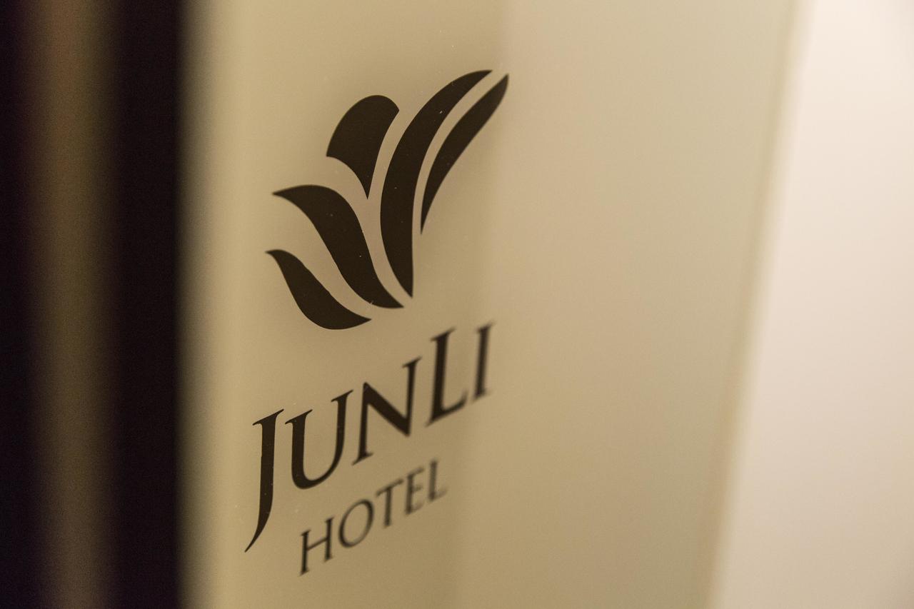 Banciao Junli Hotel מראה חיצוני תמונה