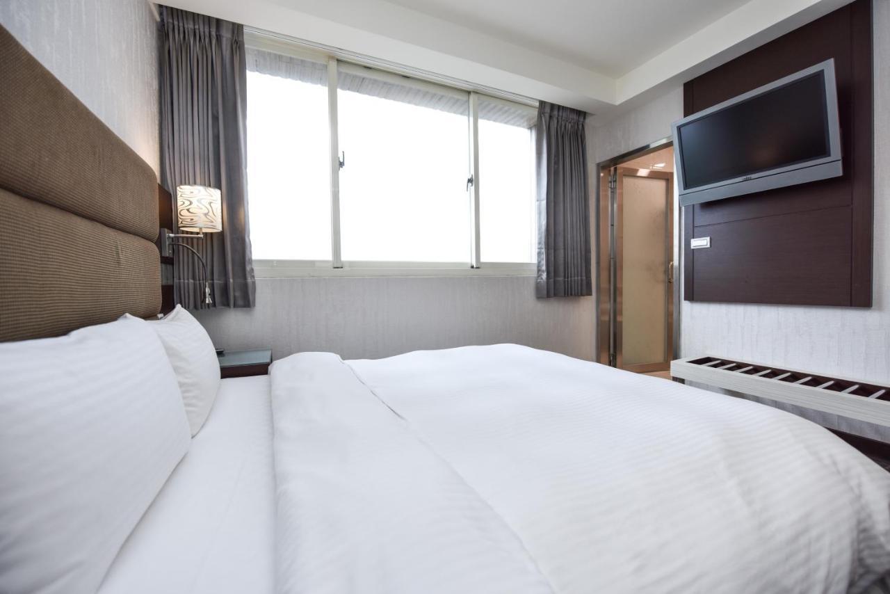 Banciao Junli Hotel מראה חיצוני תמונה