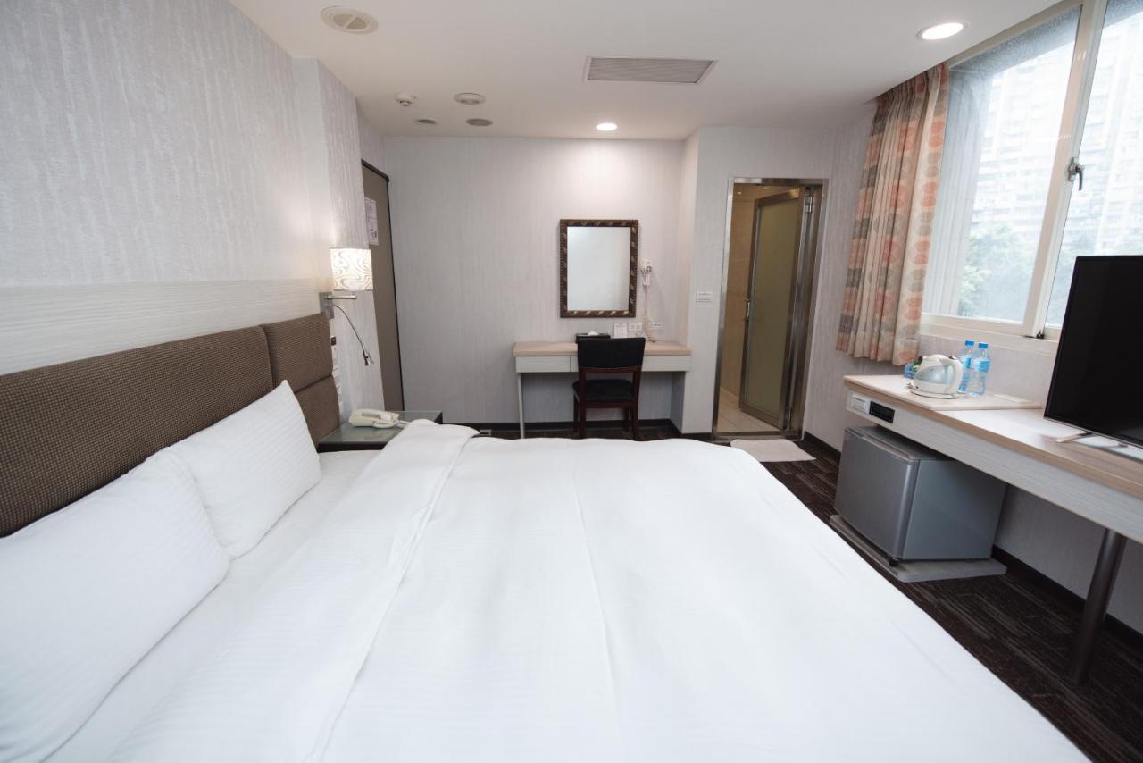Banciao Junli Hotel מראה חיצוני תמונה