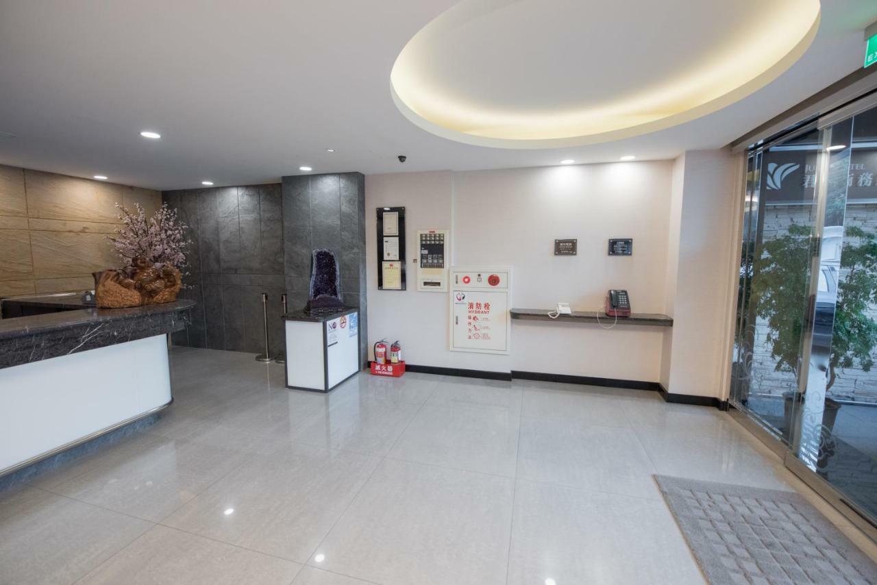 Banciao Junli Hotel מראה חיצוני תמונה